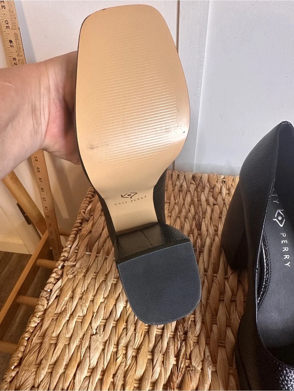 Katy Perry Collections Black Pebbled Leather Platform Pumps size 9.5 - Picture 8 of 10